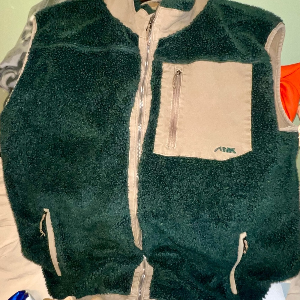 🆕️ Mountain Khakis Vest Men’s XL Relaxed Fit